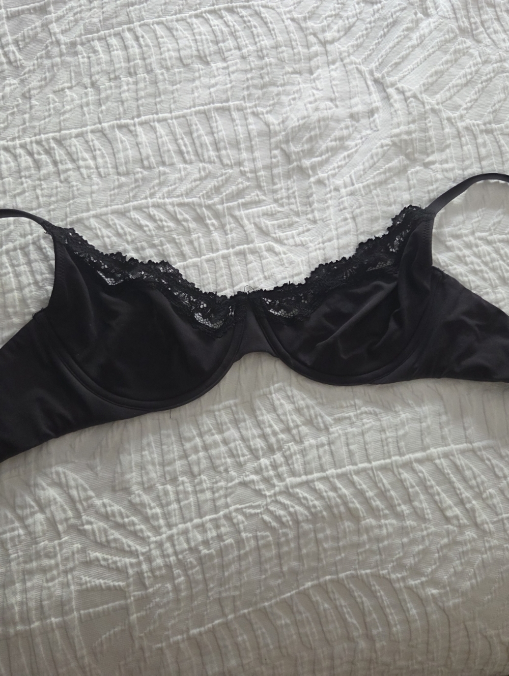 SKIMS Black Lace-Trim Underwire Bra
